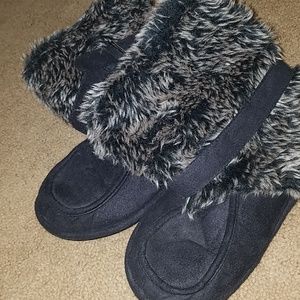 Fluffy boots/slippers